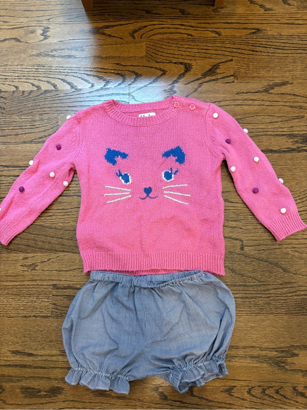 Adorable girls knit cat sweater and matching shorts 18 months
